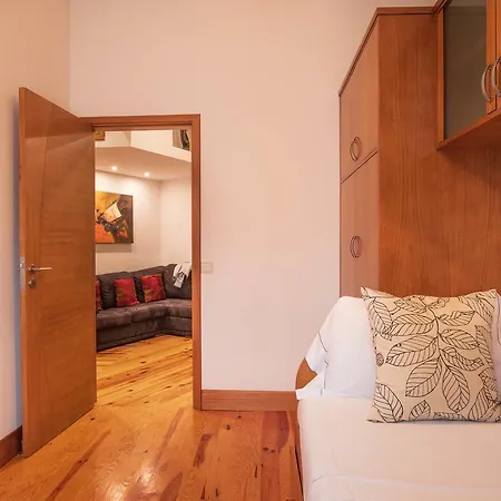 Apartment Feel Modern *